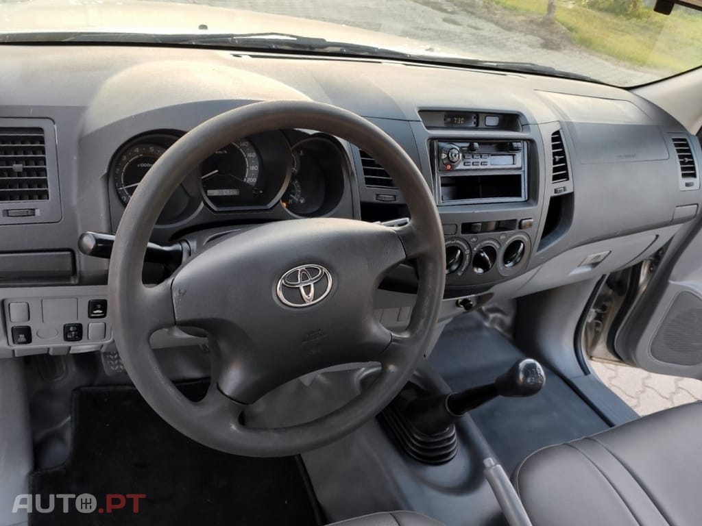 Toyota Hilux 2.5 D-4D 2WD CS CM