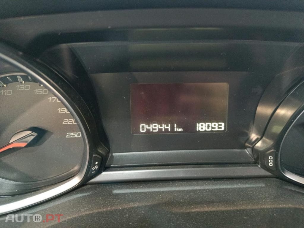 Peugeot 308 1.5 BlueHDi Business Line