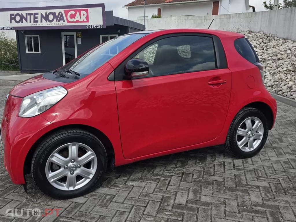 Toyota iQ 1.0 VVT-i