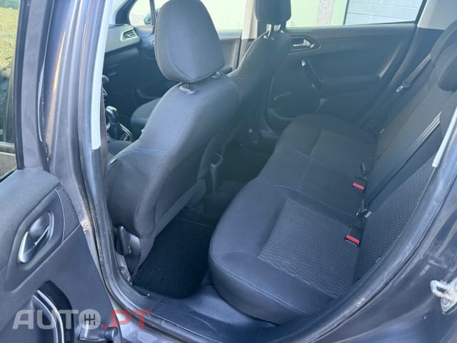 Peugeot 208 Allure
