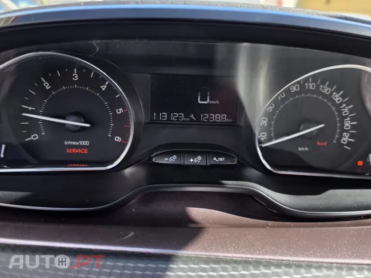 Peugeot 2008 1.6 e-HDi Allure