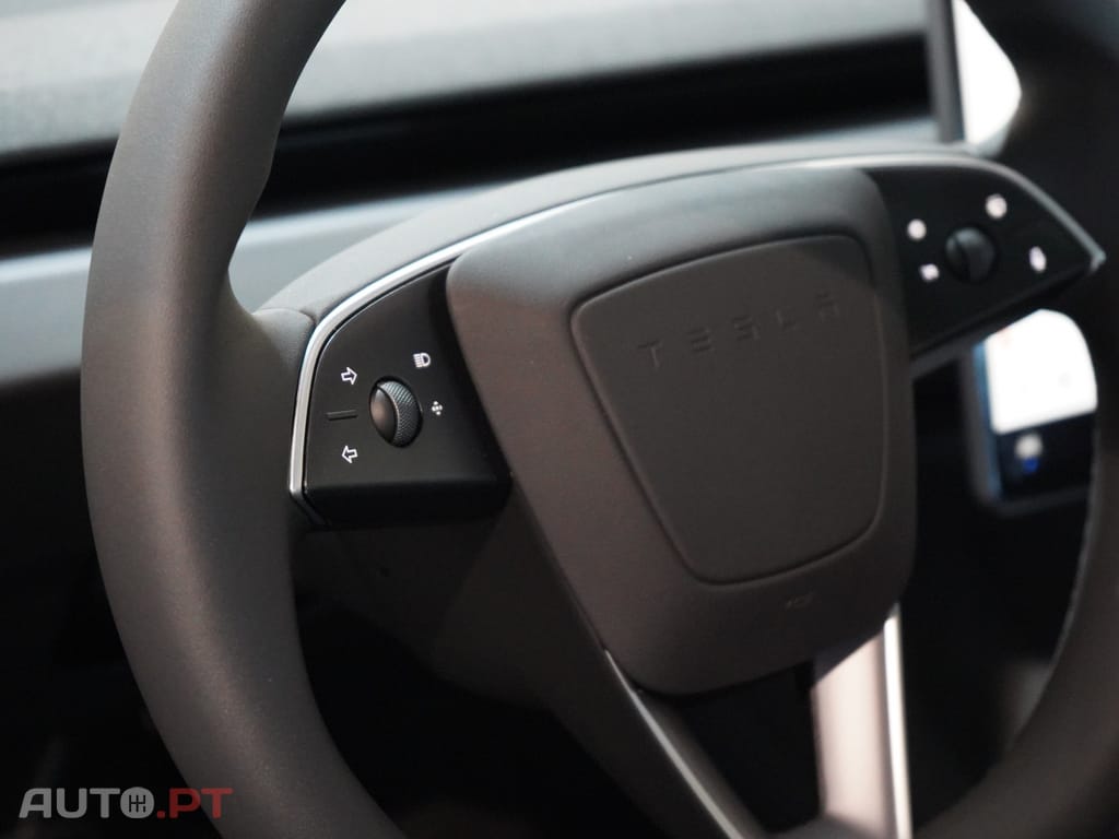 Tesla Model 3 Tração Traseira