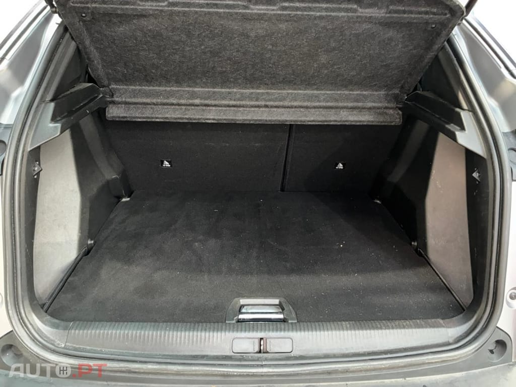 Peugeot E-2008 Active Pack