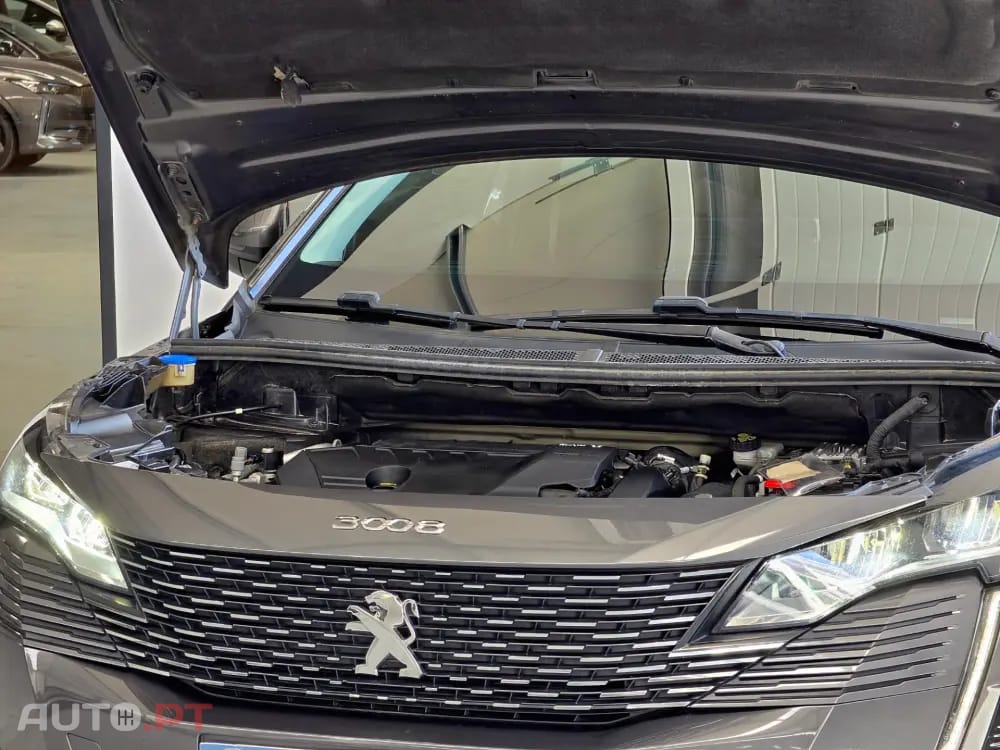 Peugeot 3008 1.6 Hybrid Allure e-EAT8