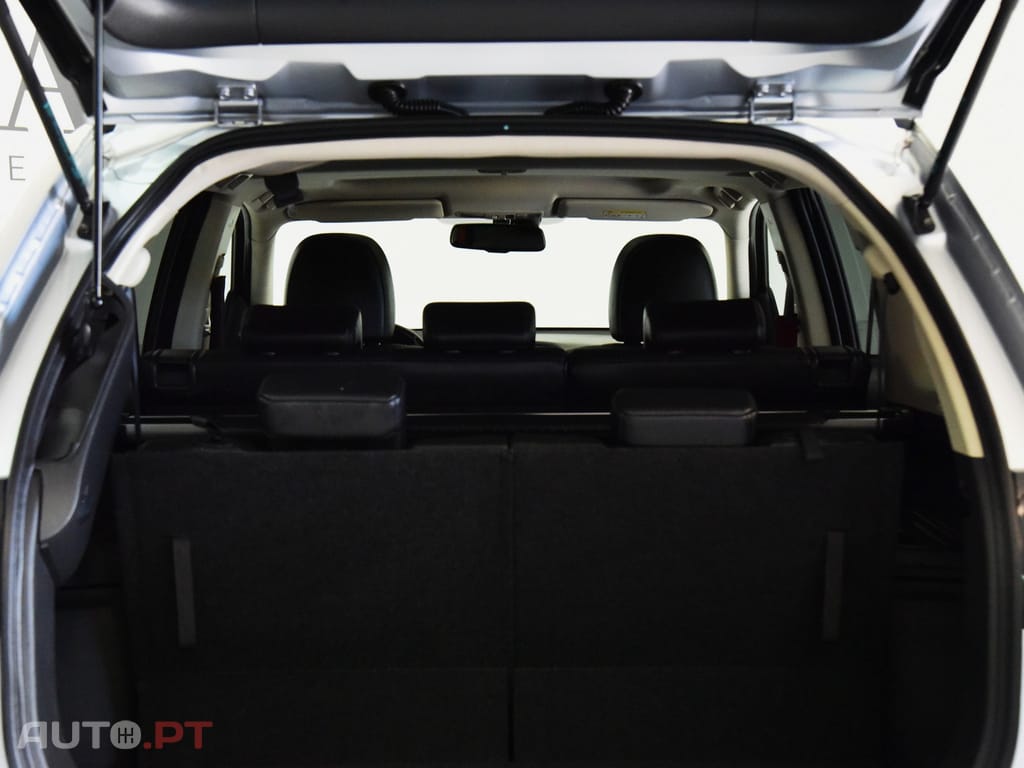 Mitsubishi Outlander 2.2 DI-D Intense+