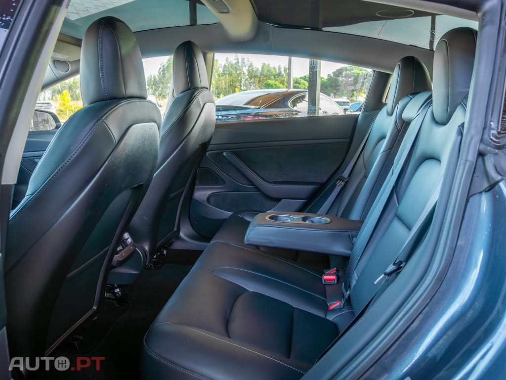 Tesla Model 3 Standard Range Plus RWD