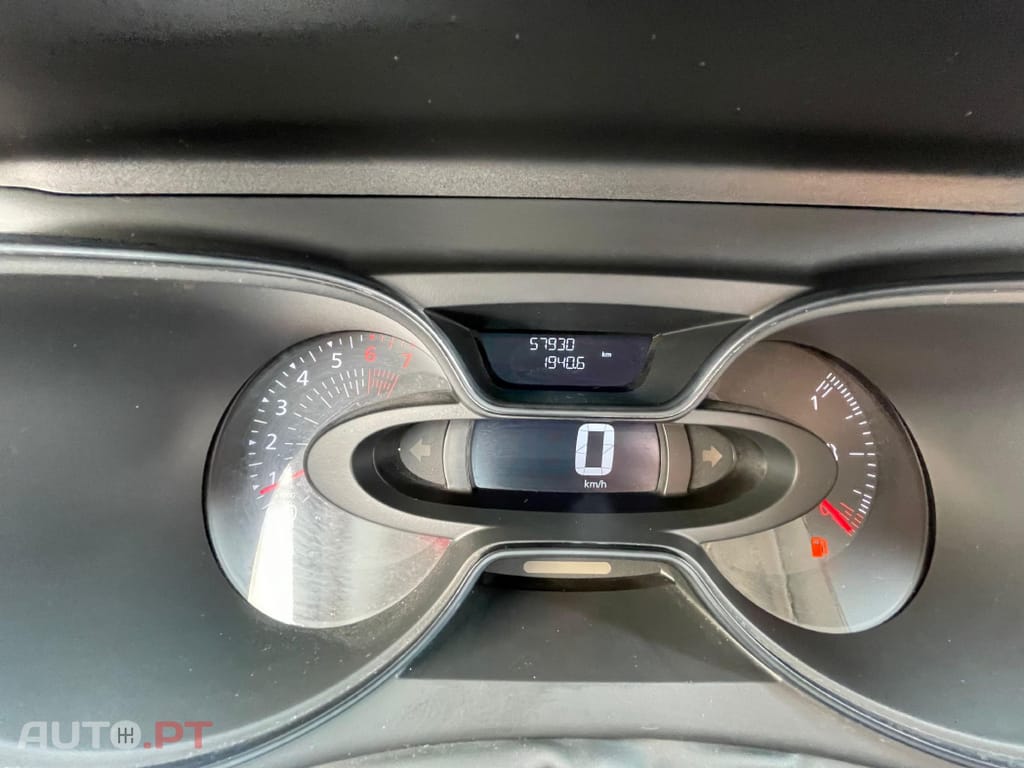 Renault Captur TCE LIMITED 
