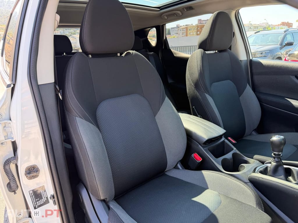Nissan Qashqai 1.3 DIG-T N-Connecta J18 Led