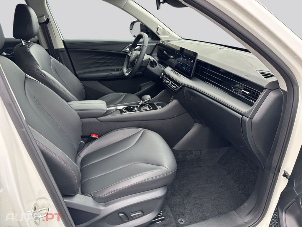 MG EHS PHEV Luxury 