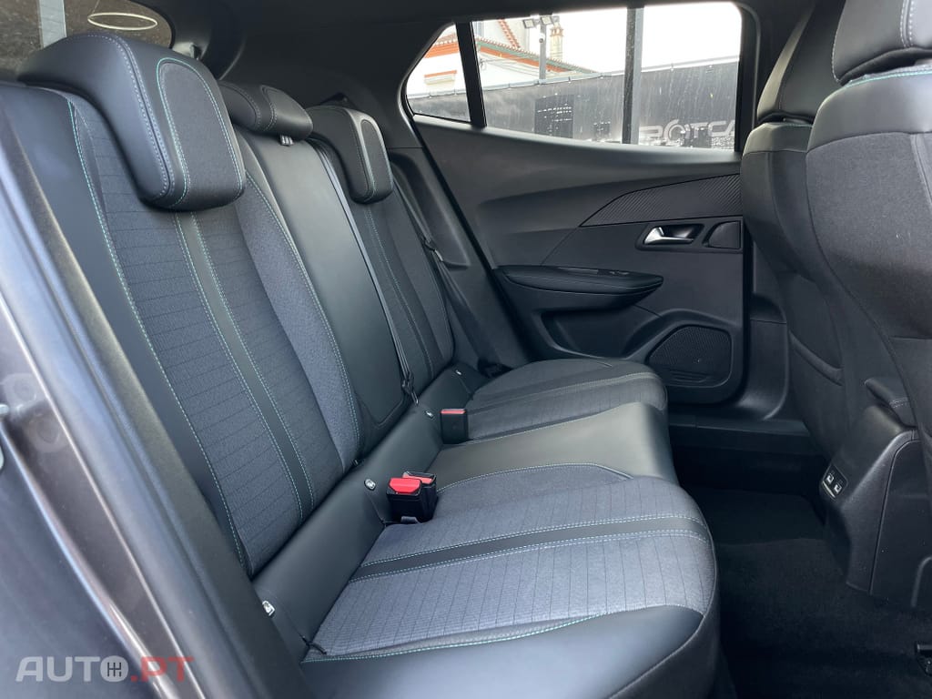 Peugeot 2008 1.2 PureTech Allure Pack