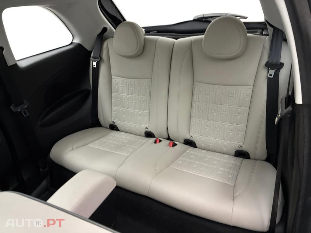 Fiat 500e La Prima