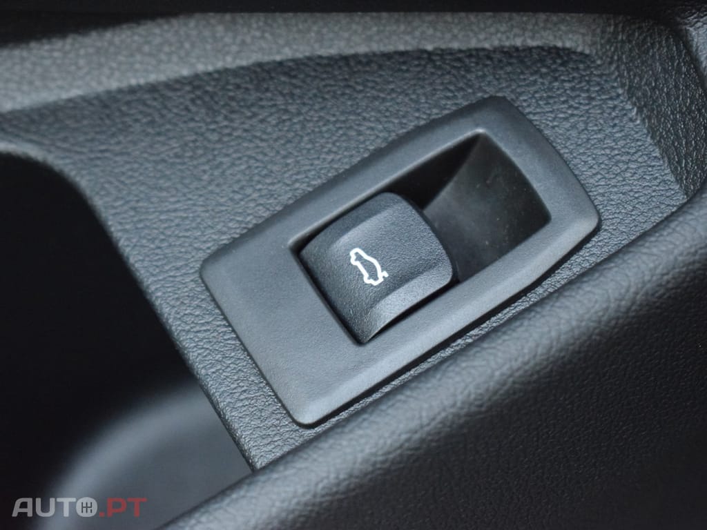 BMW 320 d Touring Pack Desportivo M Auto