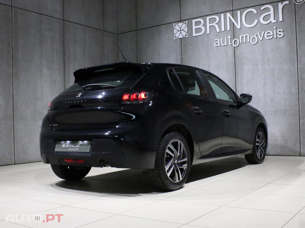 Peugeot 208 PureTech 100 EAT8 Active