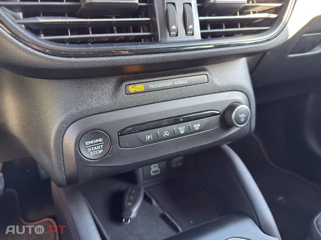 Ford Focus 1.0 EcoBoost Hybrid ST-LINE
