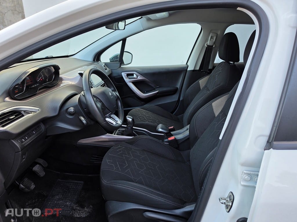 Peugeot 2008 1.2 PureTech Style