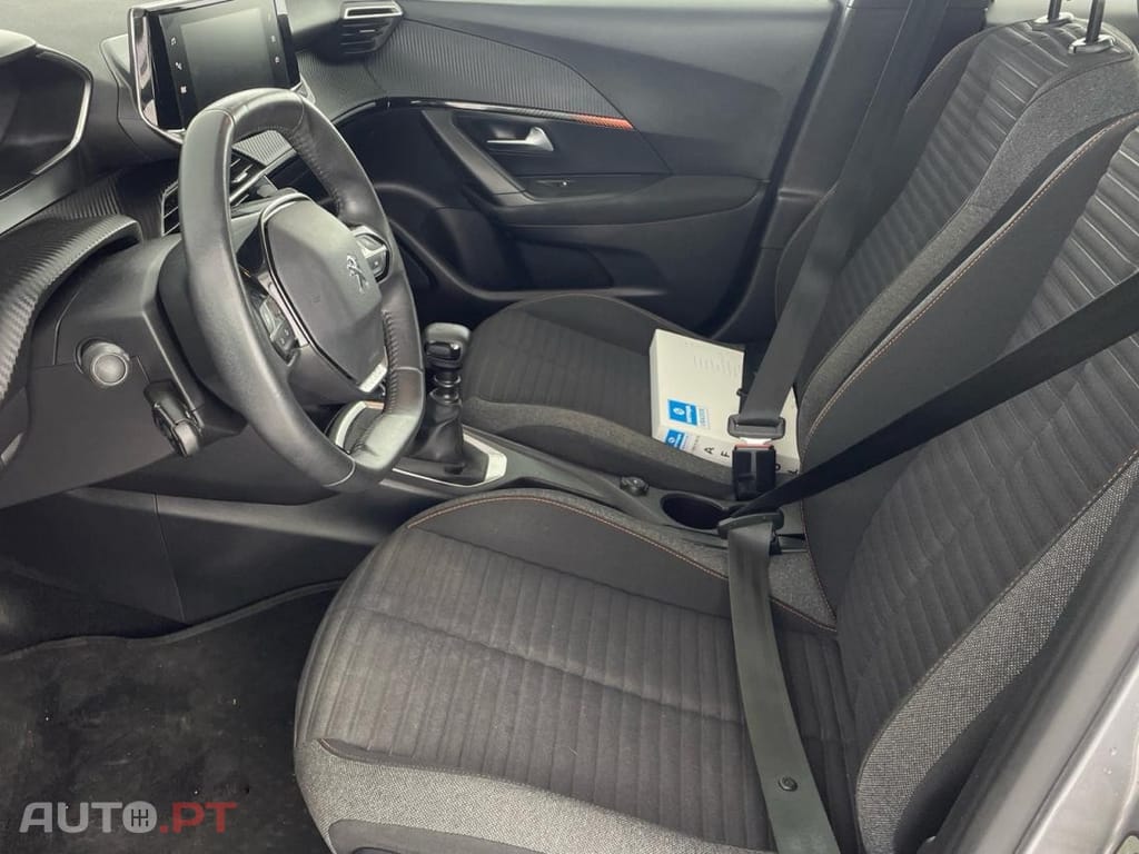 Peugeot 2008 1.2 PureTech Active Pack