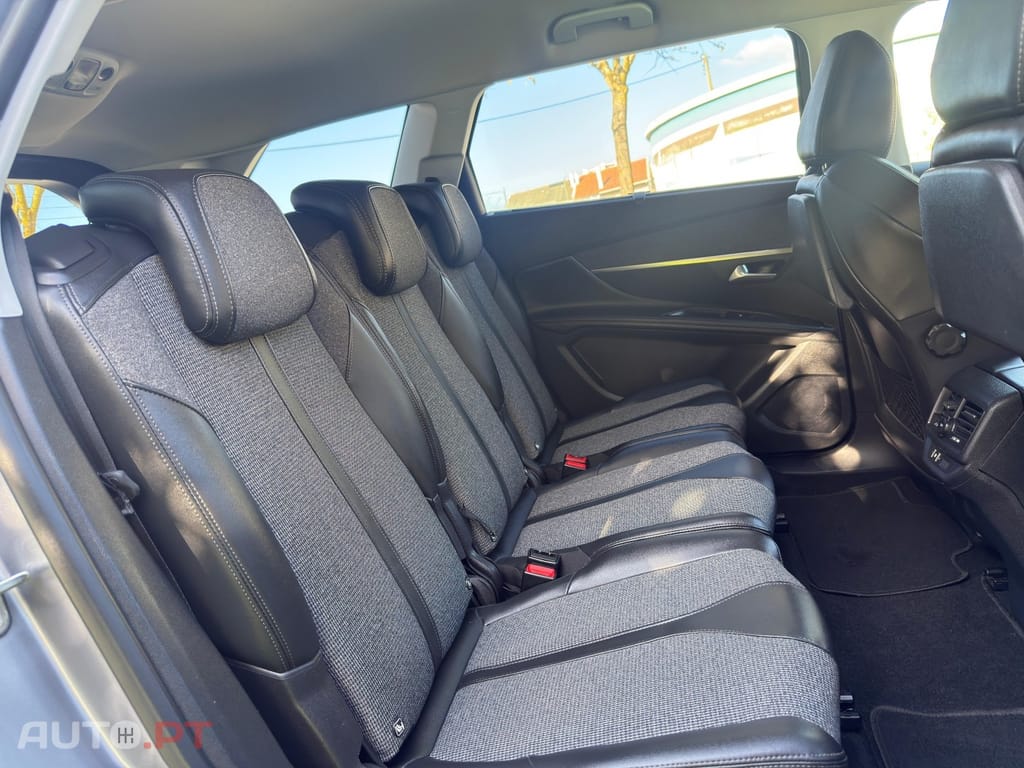 Peugeot 5008 1.5 BlueHDi Allure Pack EAT8
