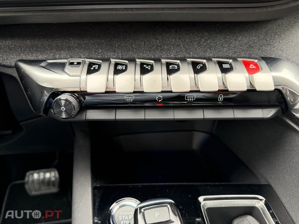 Peugeot 3008 1.6 Hybrid Allure e-EAT8