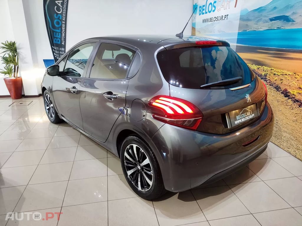 Peugeot 208 1.2 PureTech Signature
