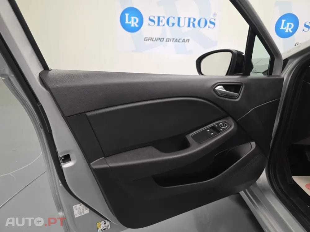 Renault Clio 1.0 TCe Evolution — fotografia 77
