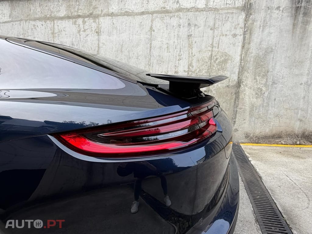 Porsche Panamera 4 E-Hybrid Platinum Edition