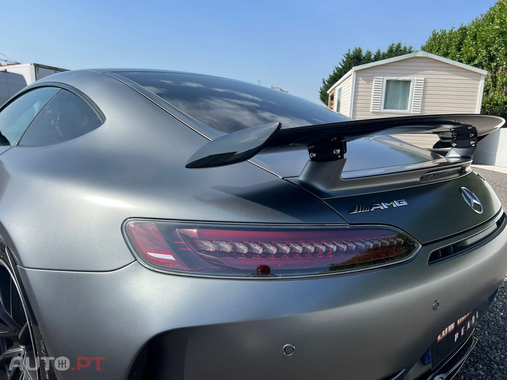 Mercedes-Benz AMG GT R