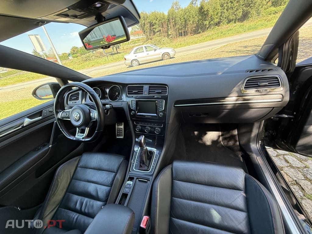 Volkswagen Golf 2.0 TSI GTI DSG