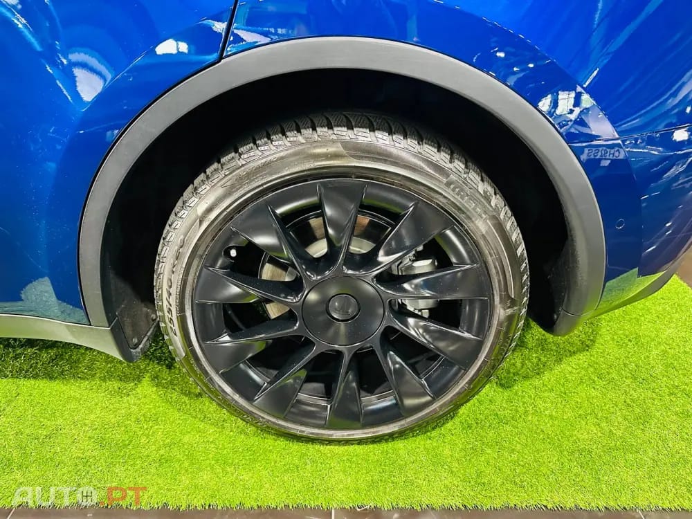 Tesla Model Y Long Range Dual Motor AWD