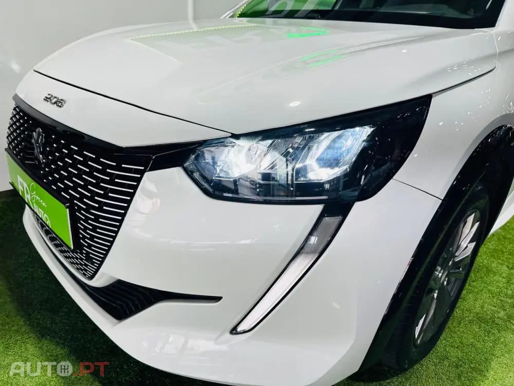 Peugeot E-208 50 kWh Style