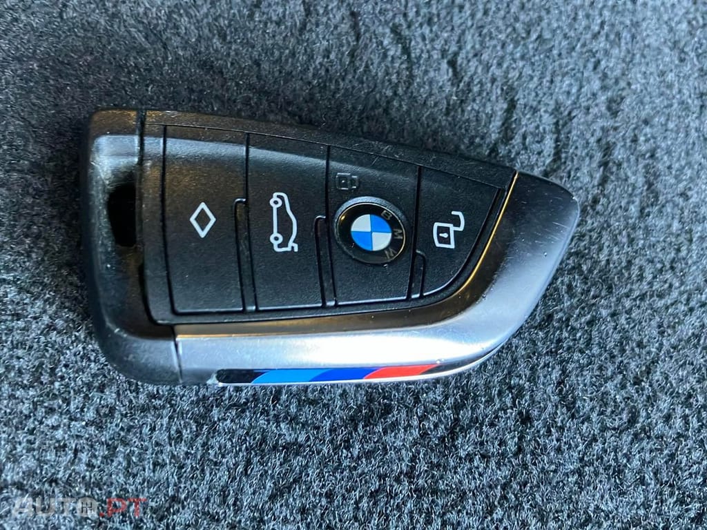BMW 118 i Pack Desportivo M Auto