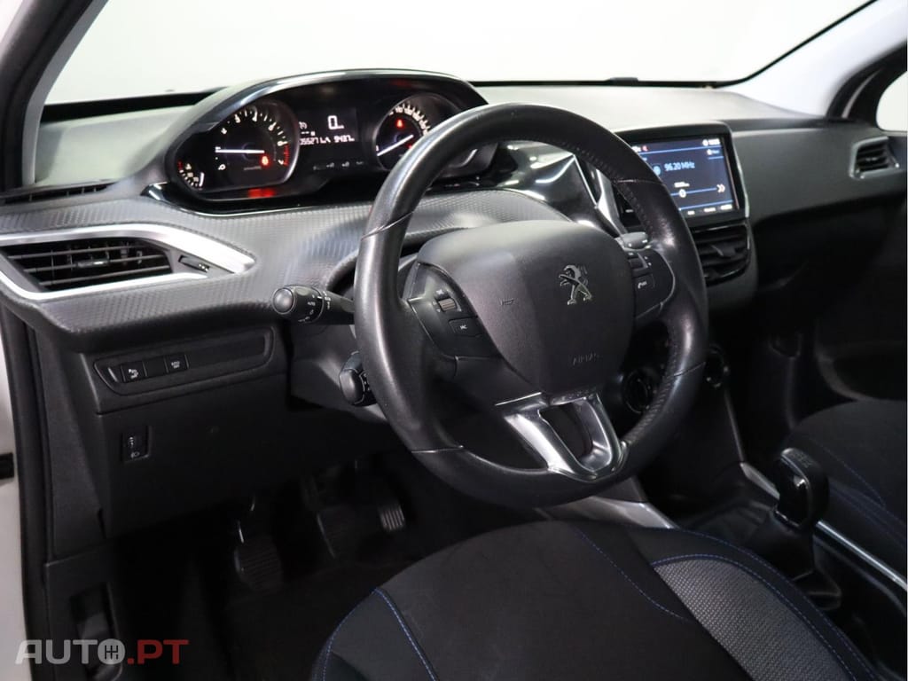 Peugeot 2008  1.2 PureTech Style