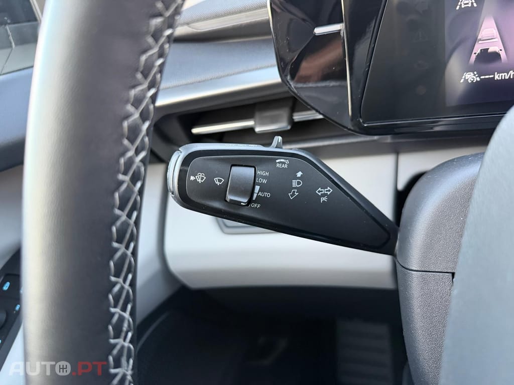 Ford Explorer 77 kWh Select