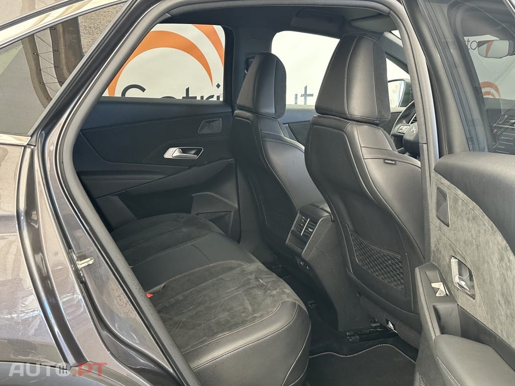 DS DS7 Crossback E-Tense Performance Line EAT8