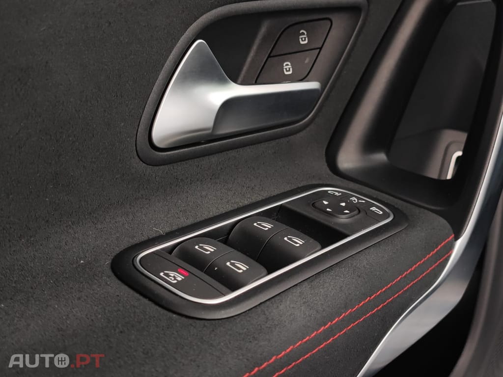 Mercedes-Benz CLA 250 e AMG Hibrido