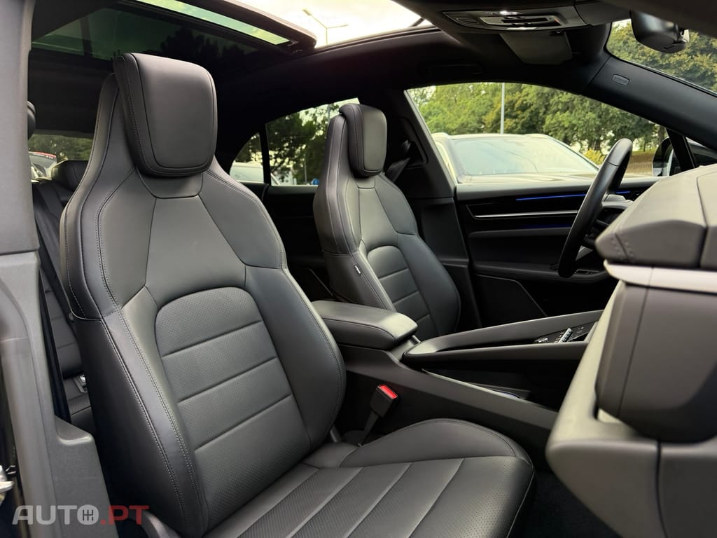 Porsche Macan Electric 4