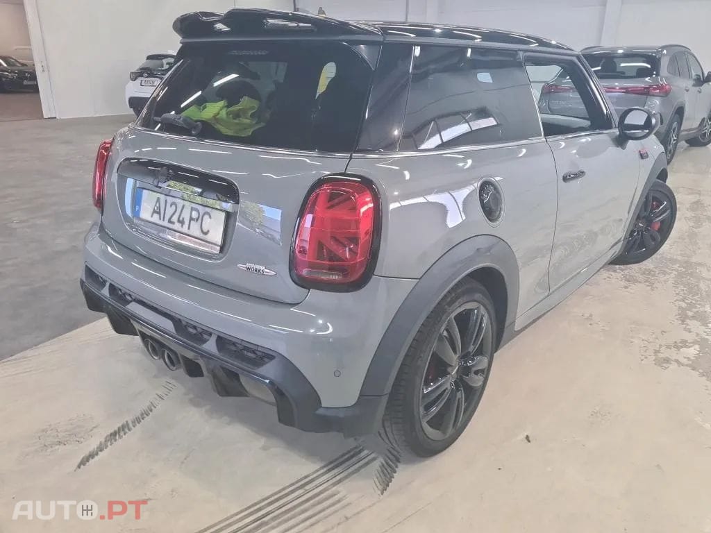 MINI Cooper John Cooper Works Auto Desportiva