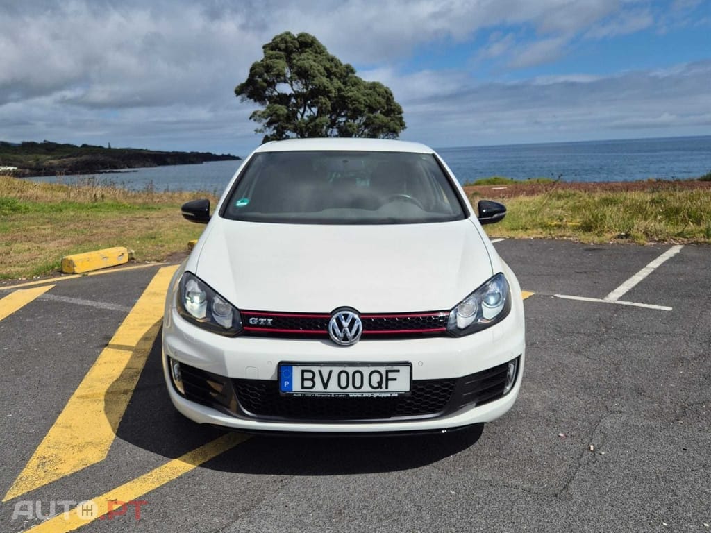 Volkswagen Golf 2.0 TSI GTI
