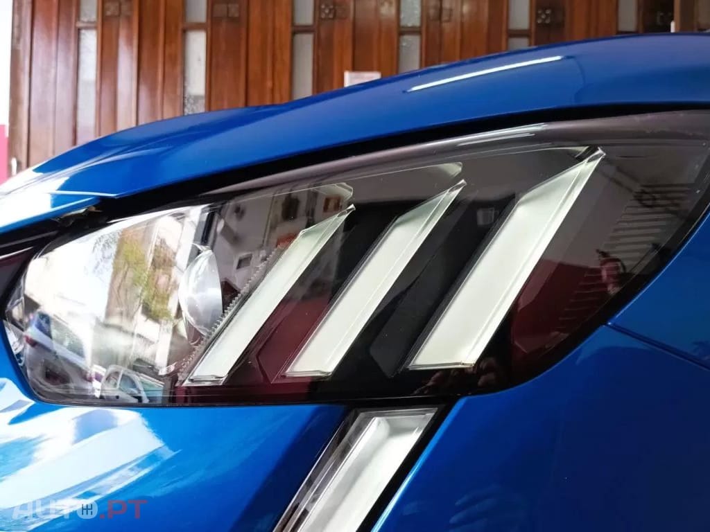Peugeot E-208 GT