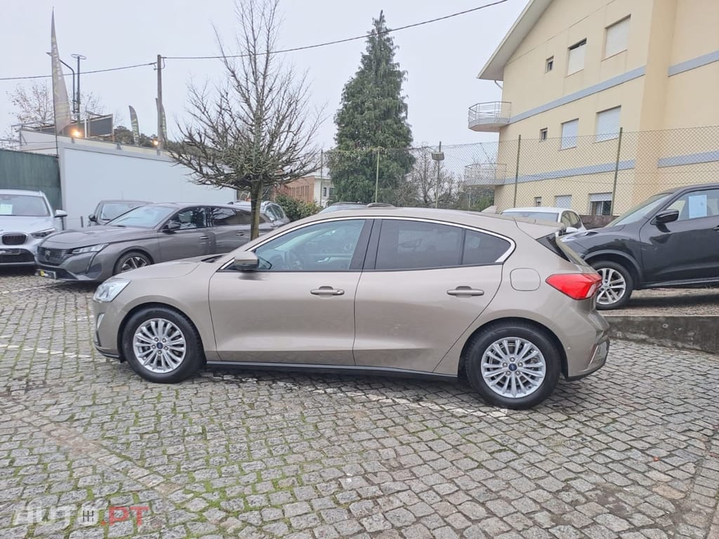 Ford Focus 1.0 EcoBoost S&S TITANIUM