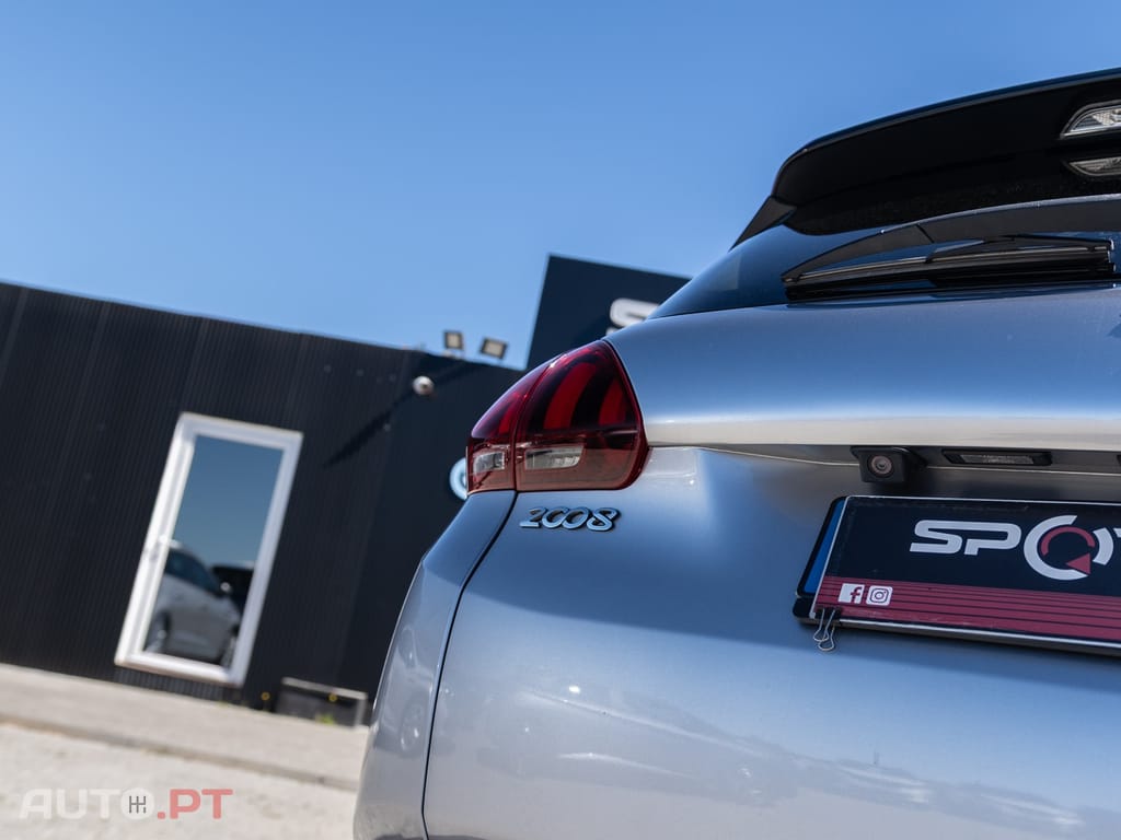 Peugeot 2008 1.2 PureTech Style