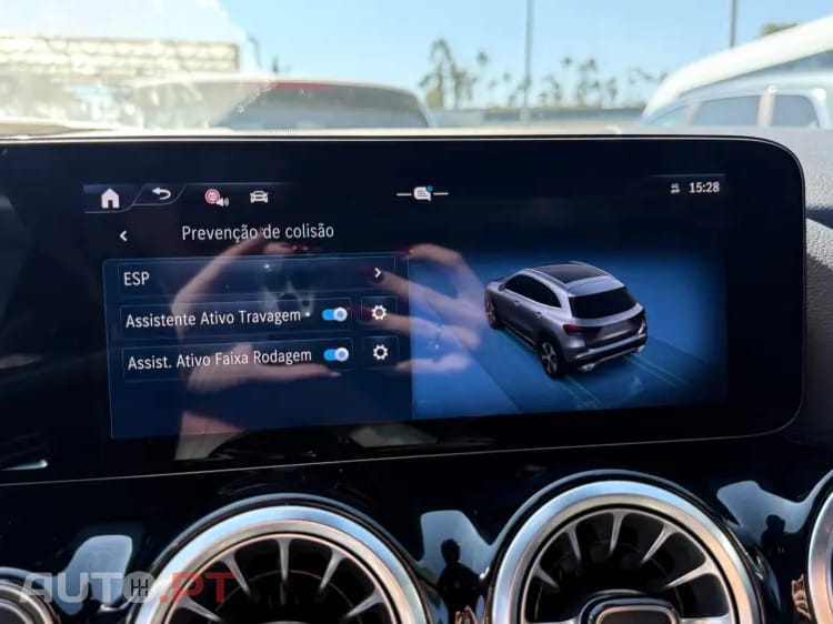 Mercedes-Benz GLA 180 d AMG Line
