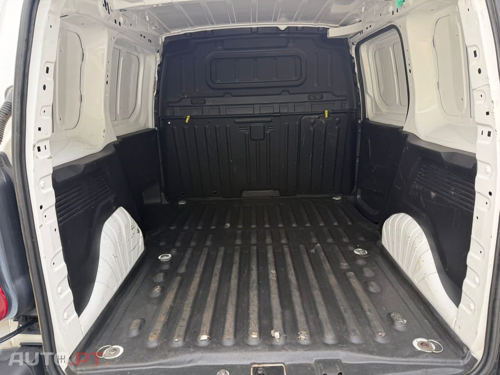 Peugeot Partner 1.6 BlueHDi L1 Premium 3L