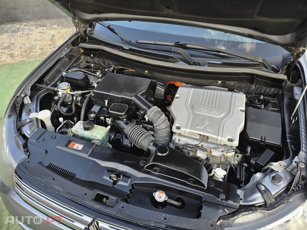 Mitsubishi Outlander 2.0 MIVEC Intense+