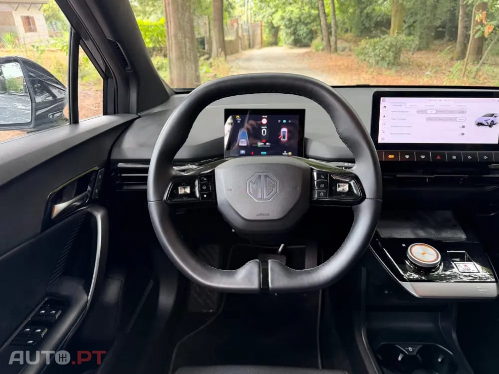 MG MG4 77 kWh Extended Range Luxury