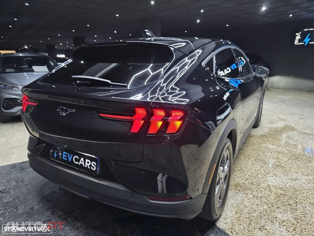 Ford Mustang Mach-E 75.7 kWh Base