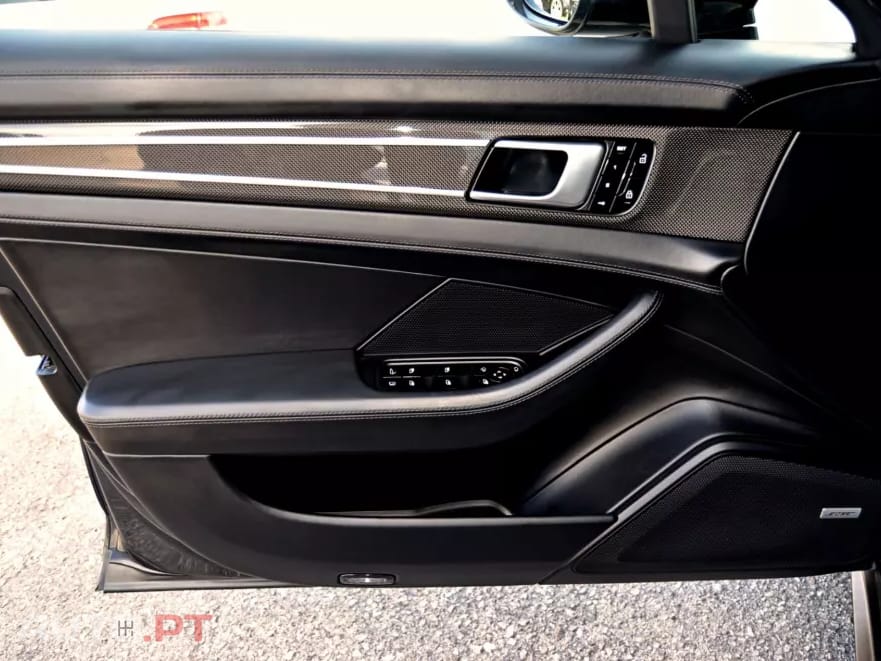 Porsche Panamera 4 E-Hybrid