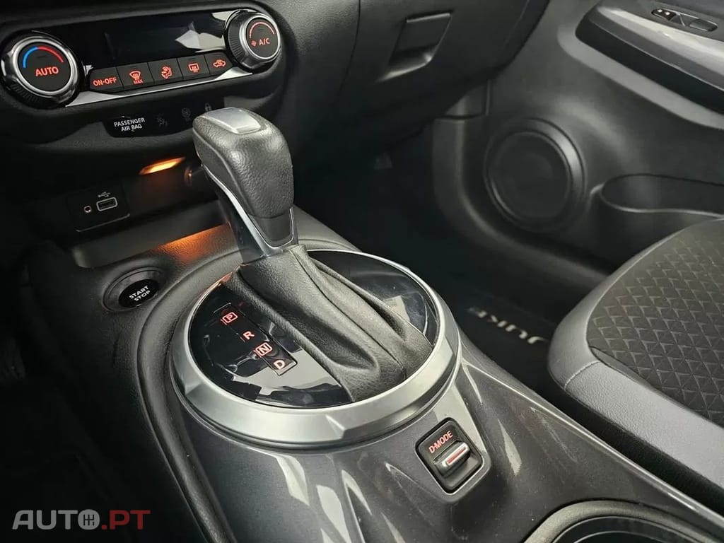 Nissan Juke 1.6 Hybrid N-Design Black