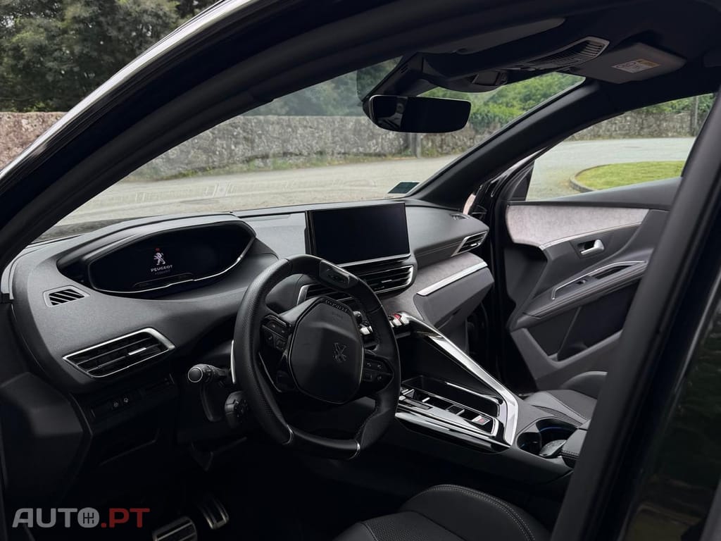 Peugeot 5008 Peugeot 5008 GT line 1.2 PureTech 130cv EAT8 • 2023 • 22.716 km • REVISÃO OFICIAL FEITA. Viseu