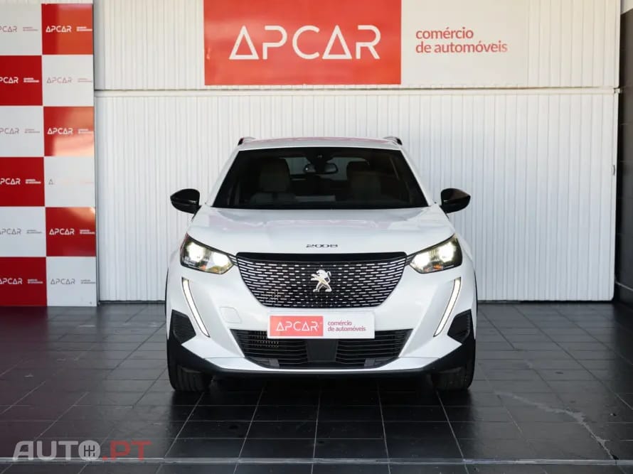 Peugeot 2008 1.2 PureTech Allure EAT8