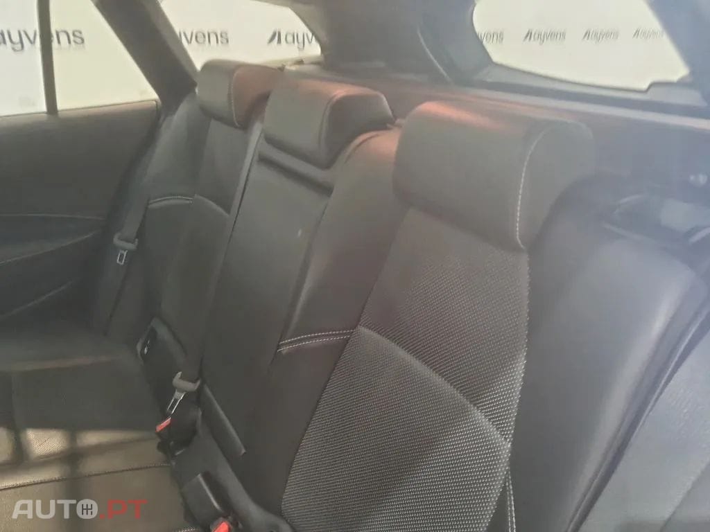 Toyota Corolla Touring Sports 2.0 Hybrid Luxury Black